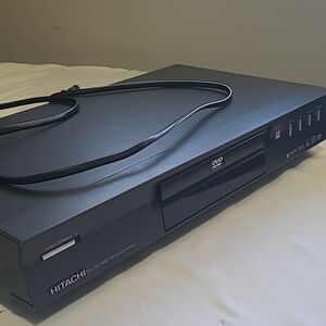 HITACHI BLACK DVD PLAYER MODEL P315U